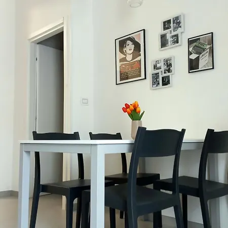Apartment Lettera 22 *